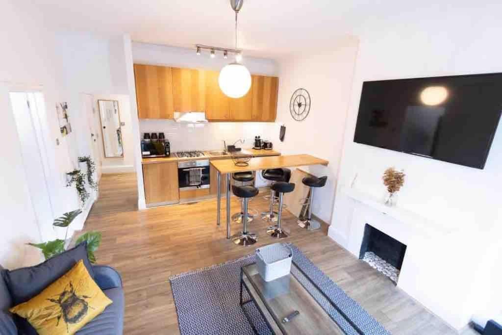 Lovely 2 Bedroom In Chelsea Sw3 Apartment