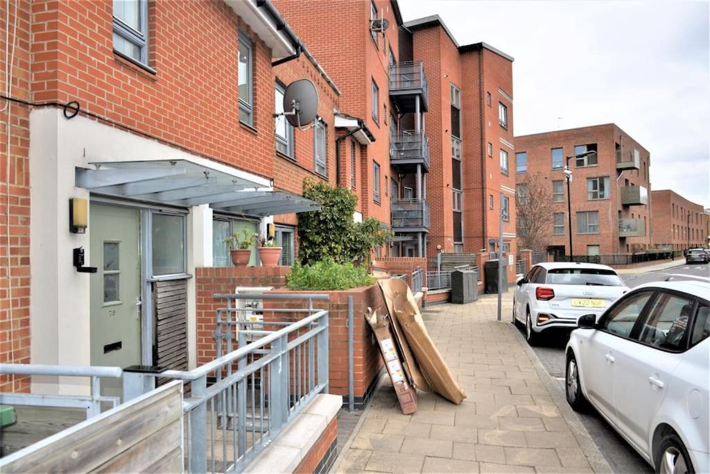 4 Bedroom House * London