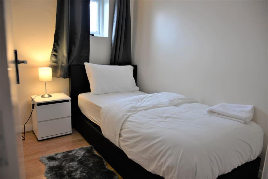Holiday home 4 Bedroom House London