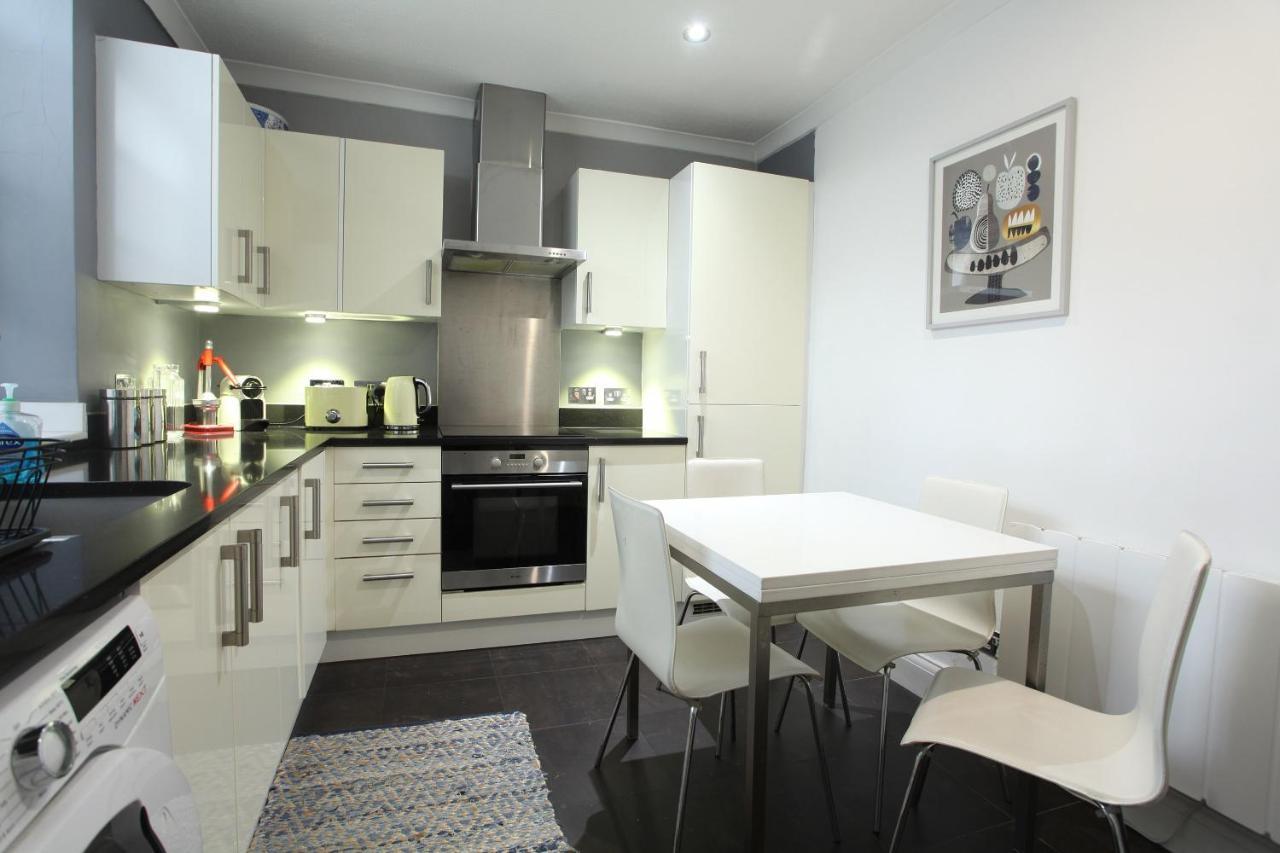 Apartment Walk To Notting Hill /paddington 1 B/r With Patio London