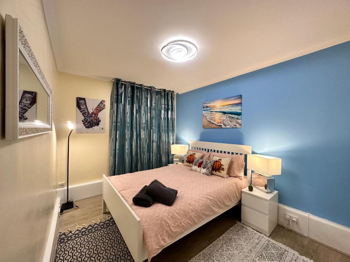 Apartamento Posh 2-bedroom, Living Room, Kitchen & 1.5 Bathroom *