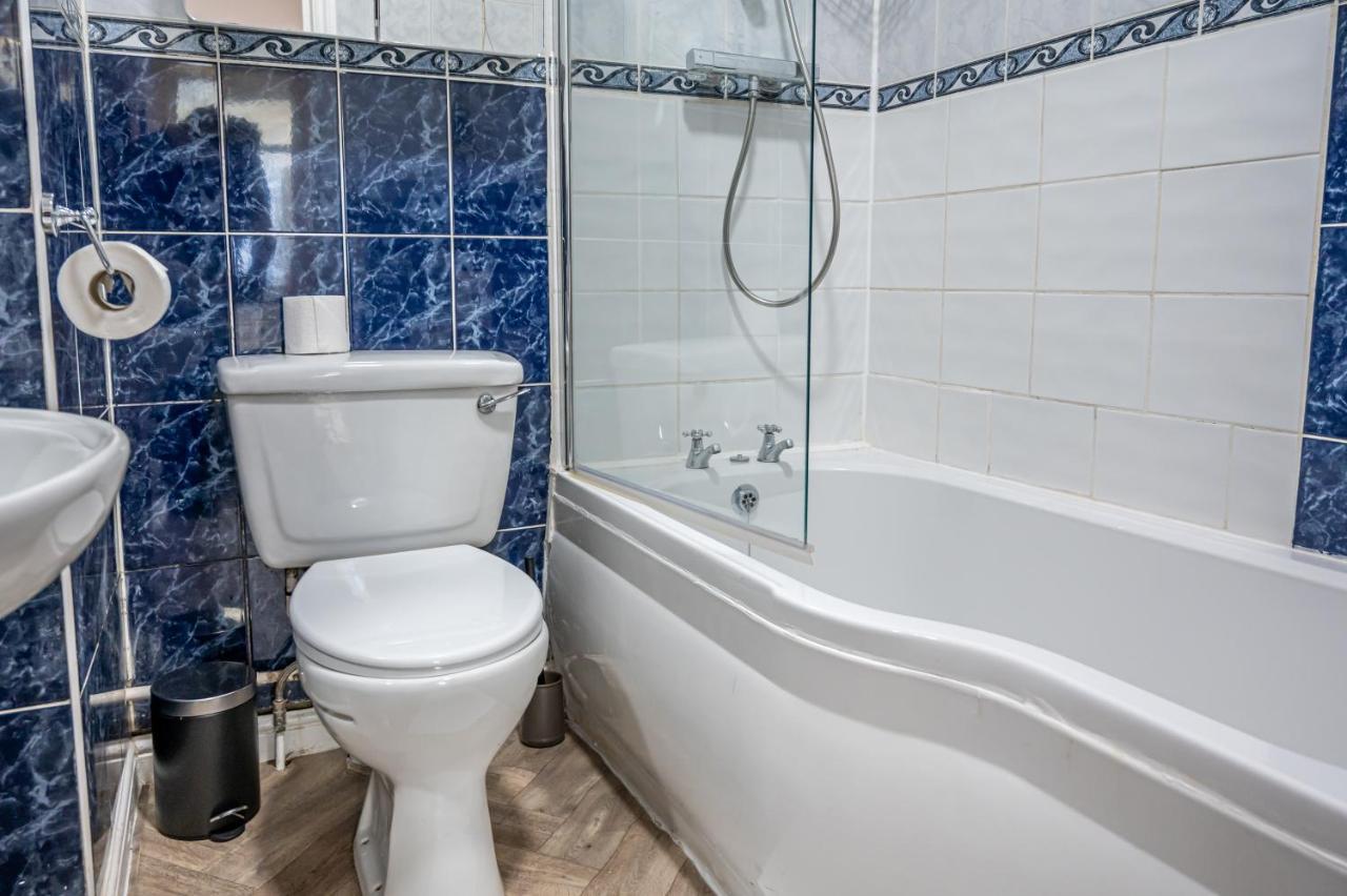 Modern Spacious 75 * London