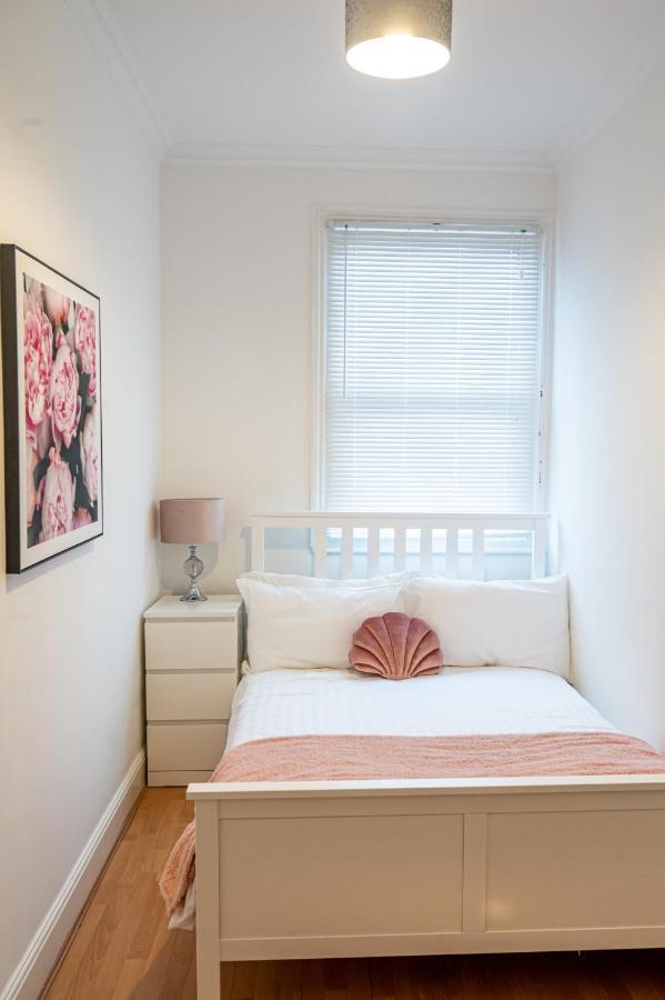 Apartment Modern Spacious 75 *