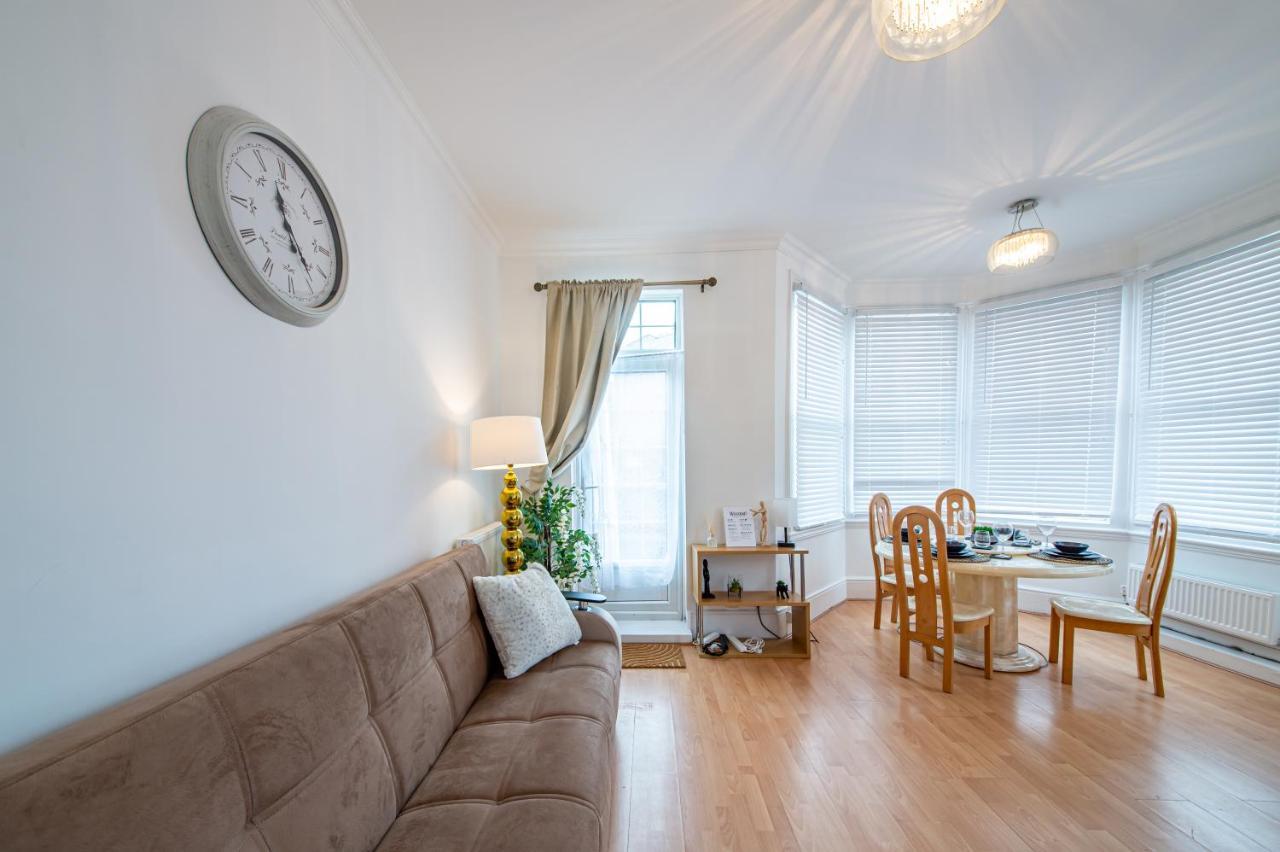 Apartment Modern Spacious 75 London