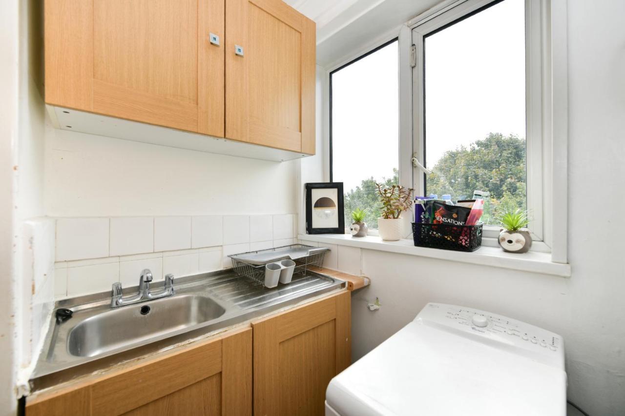 Lovely 2 -bedroom Unit In Greater London