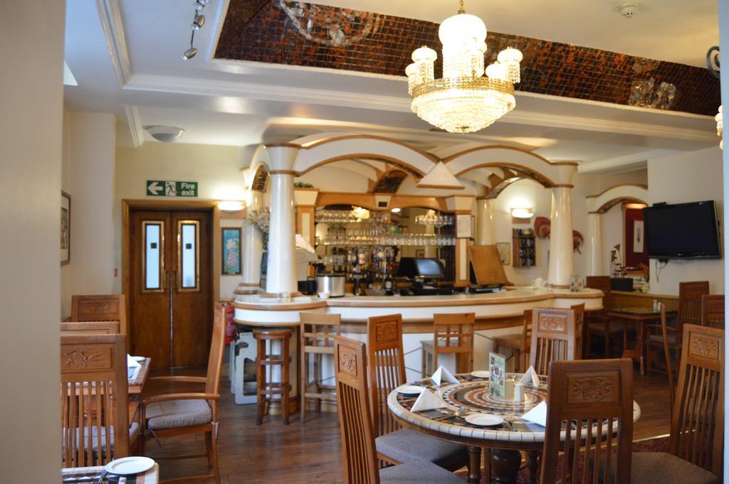 Holiday Villa Hotel Hotel