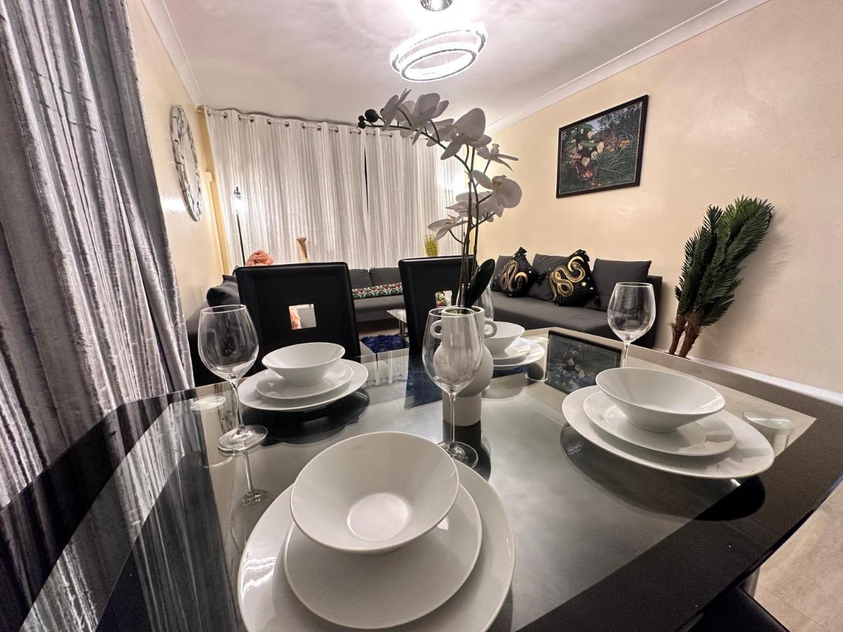 Apartamento Posh 2-bedroom, Living Room, Kitchen & 1.5 Bathroom