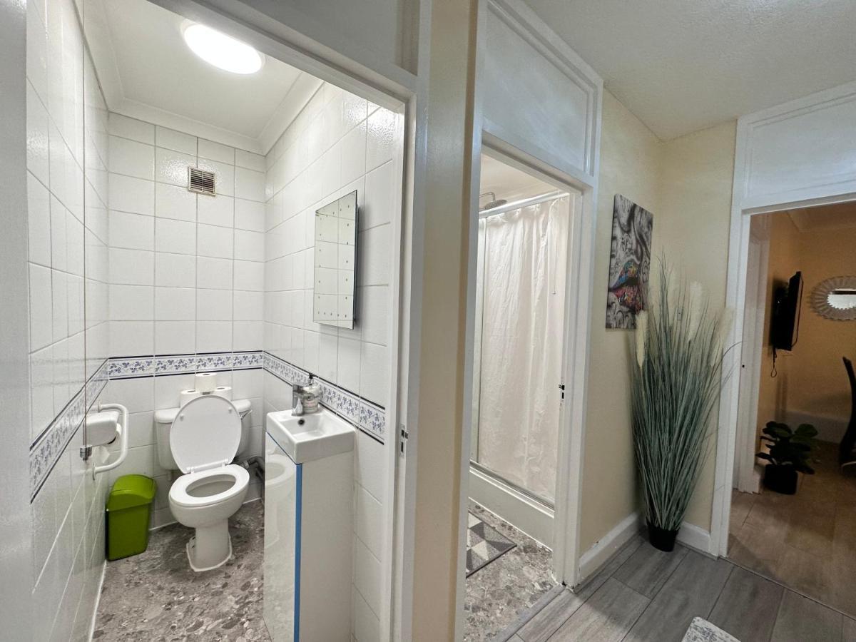 Apartamento Posh 2-bedroom, Living Room, Kitchen & 1.5 Bathroom Londres