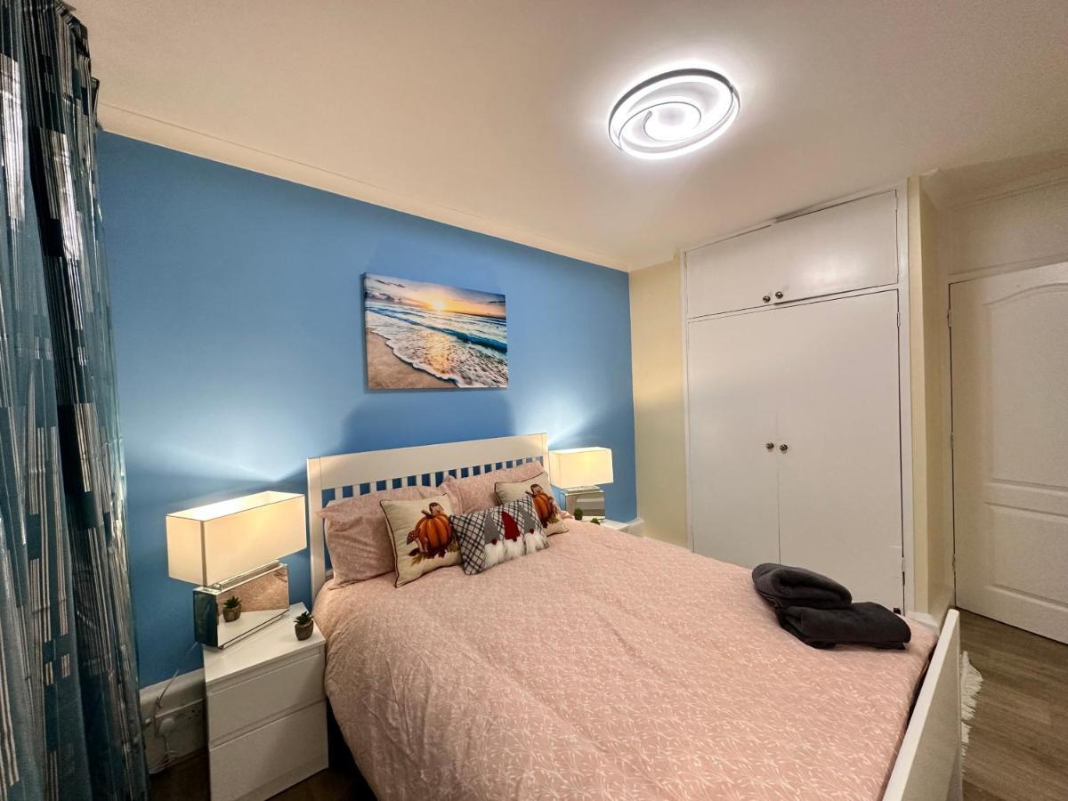 Posh 2-bedroom, Living Room, Kitchen & 1.5 Bathroom Apartamento Londres