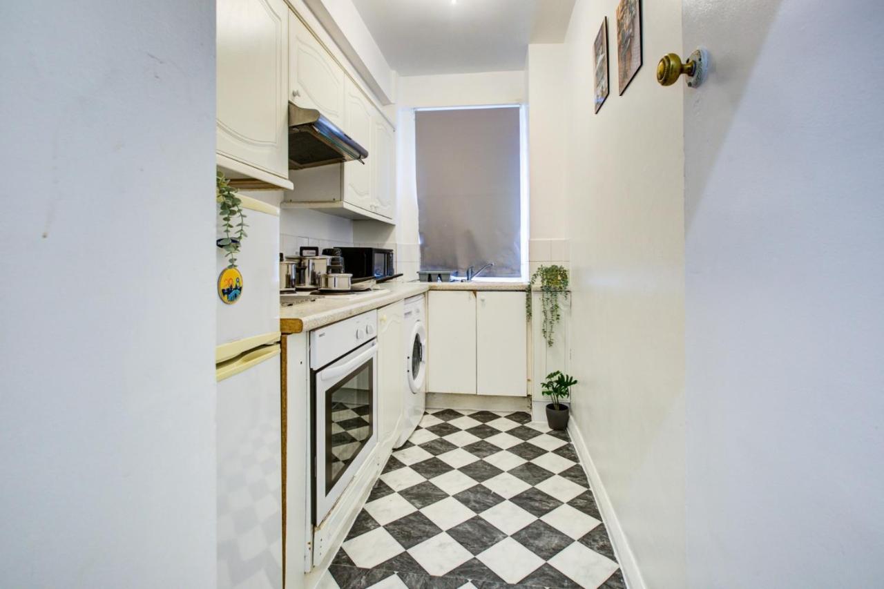 Evelyn Beautiful 2 Bedroom * London
