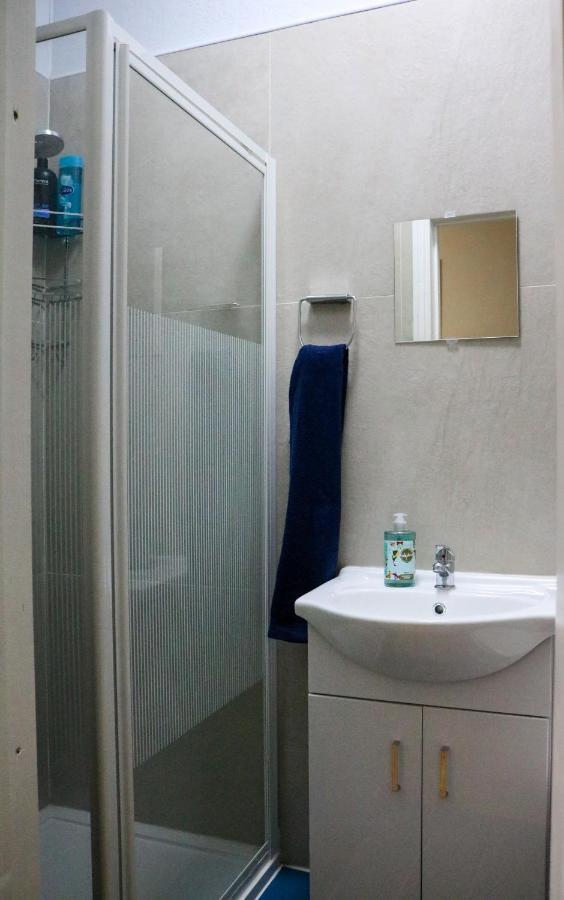 Guest house Desire London