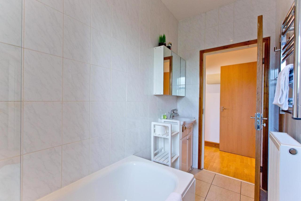Spacious Highbury Fields 1 Bedroom - Parking By Request Apartment