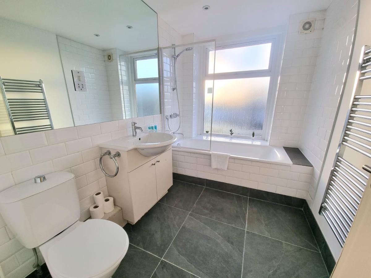Portobello Market Apartment London