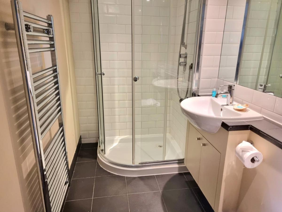 Portobello Market Apartment London