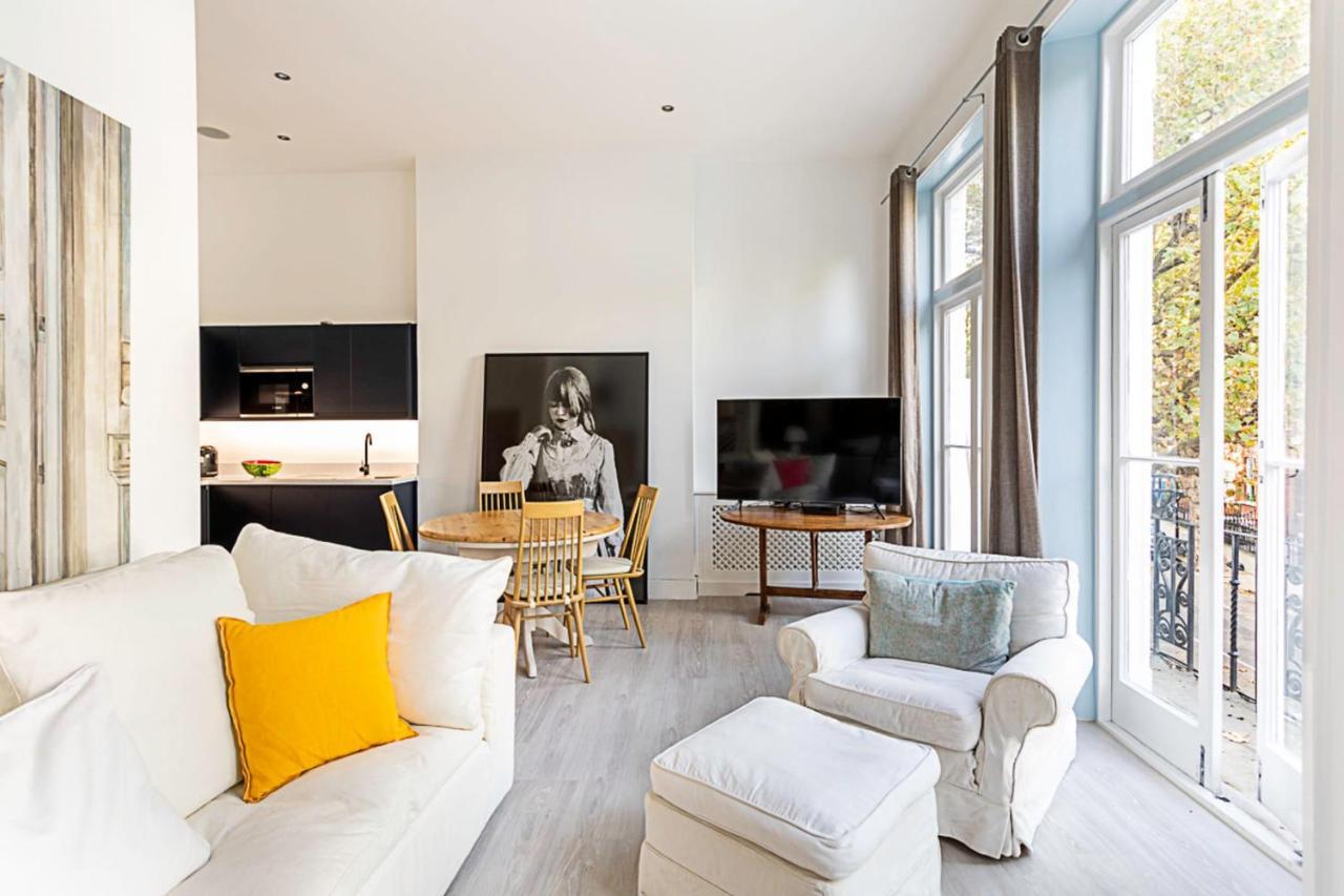 Elegant 3 Bed In Earl's Court Apartment *