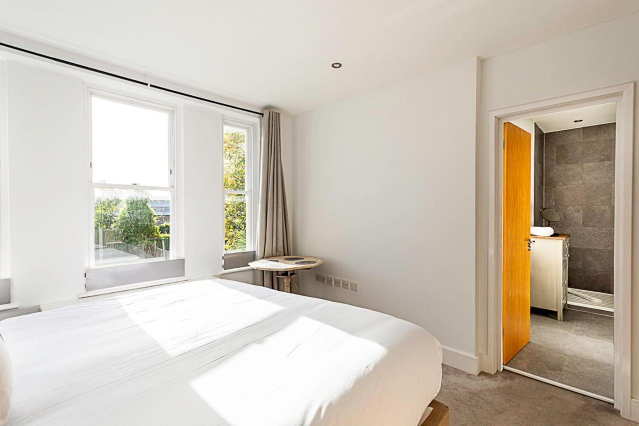 Elegant 3 Bed In Earl's Court * London