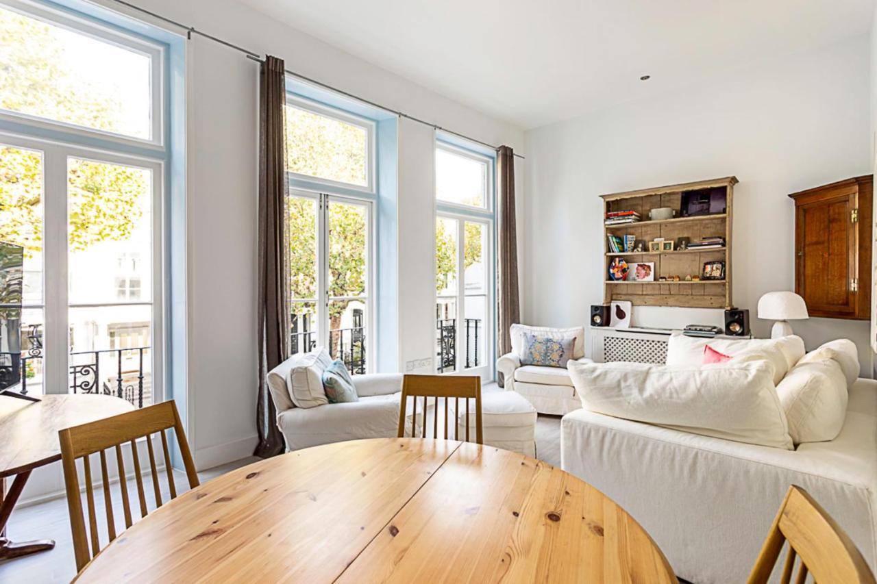 Elegant 3 Bed In Earl's Court Apartment London