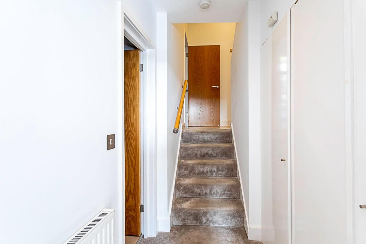 Elegant 3 Bed In Earl's Court *