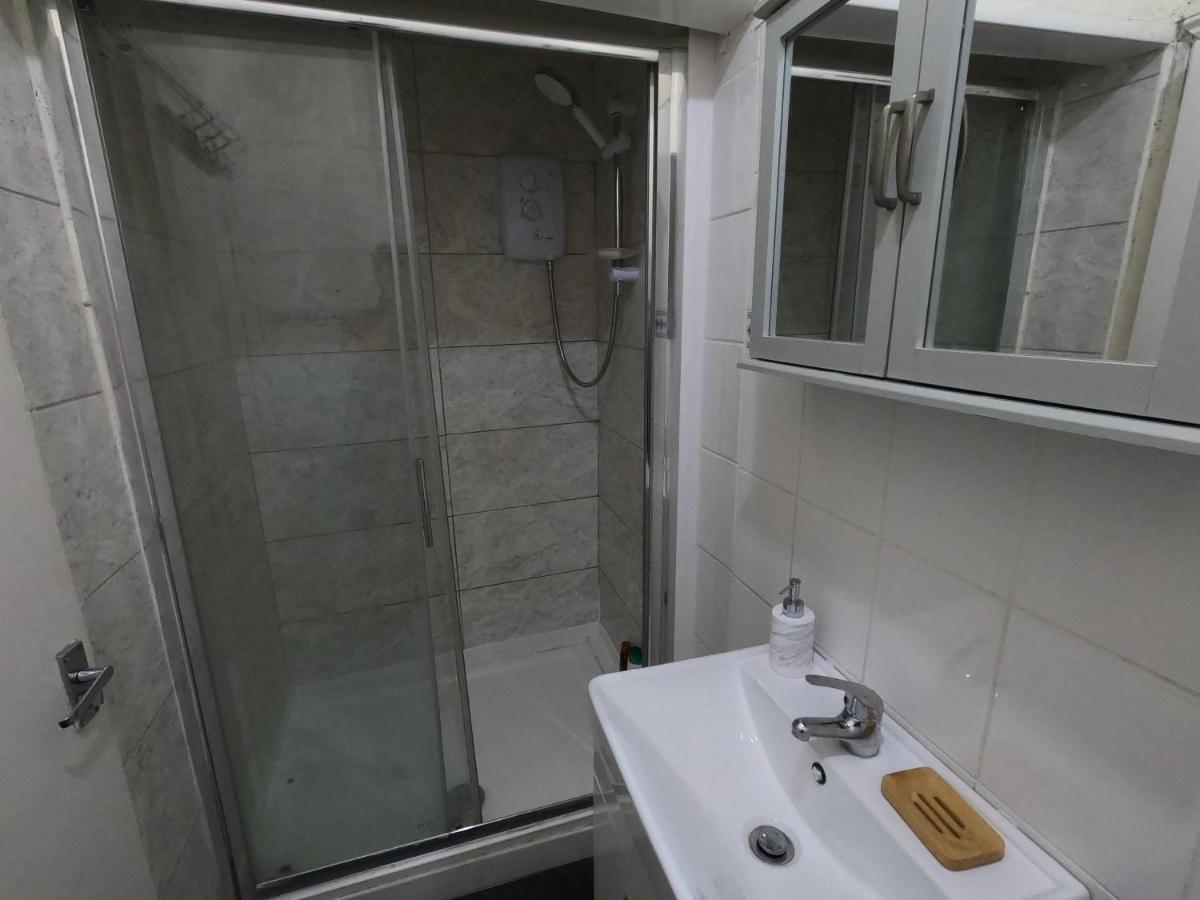 Upton Park - House Apartment *