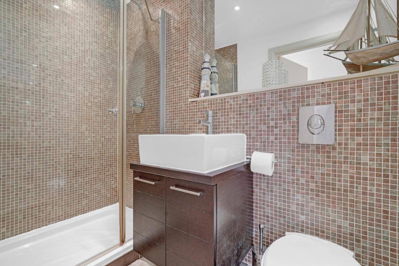 Tandy 2bed 2bath Bridge Great Location Excellent Transport Links London