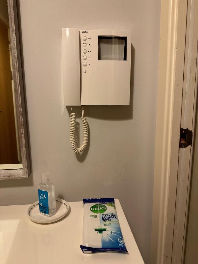 Spacious,1 Bed, Large Balcony, Parsons St * London