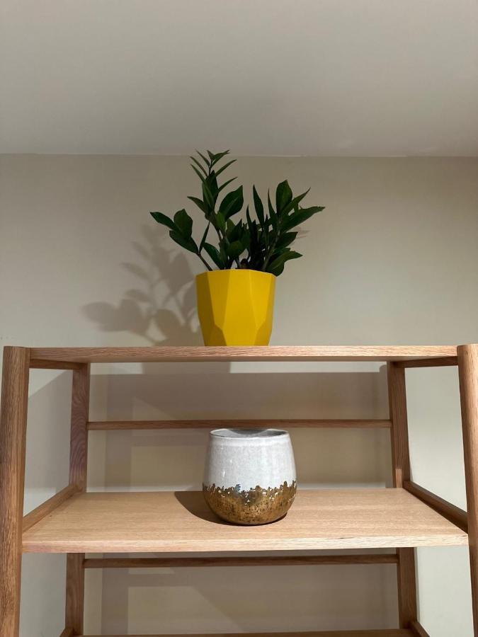 Apartment Spacious,1 Bed, Large Balcony, Parsons St *