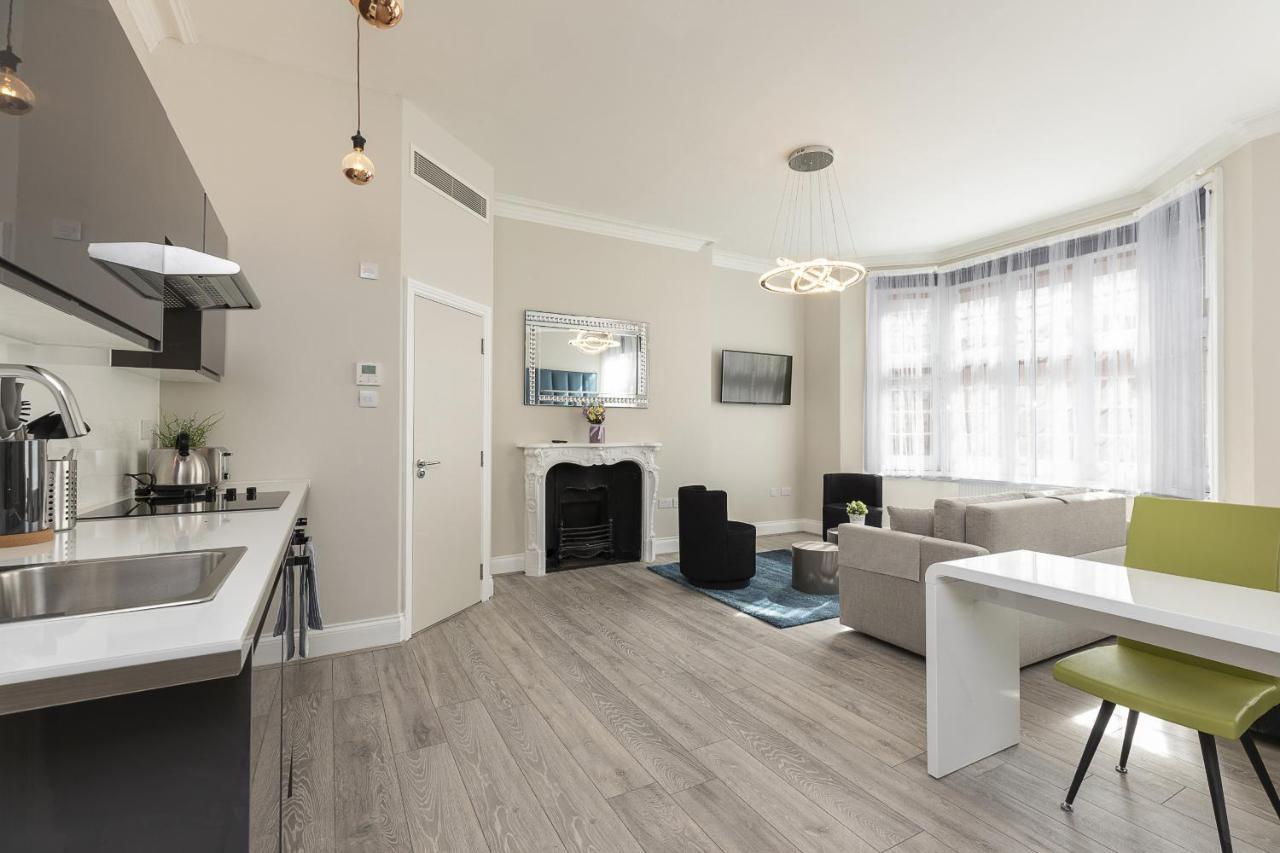 Air Conditioned High St Kensington Apartment