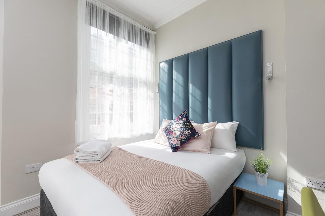 Air Conditioned High St Kensington Apartment