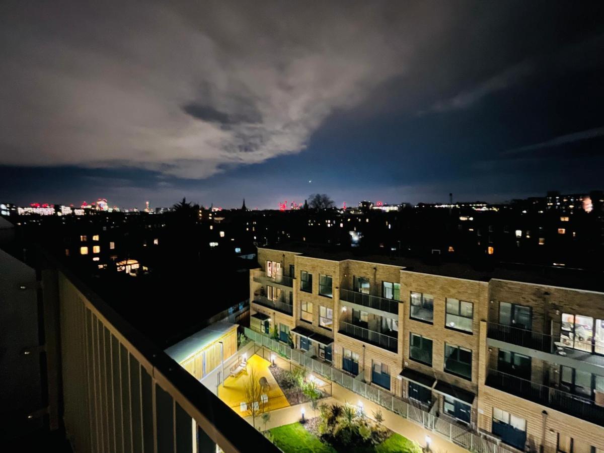 Modern Flat With A Skyline View Londres