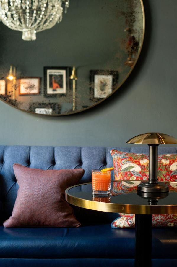 Hotel The Tophams London