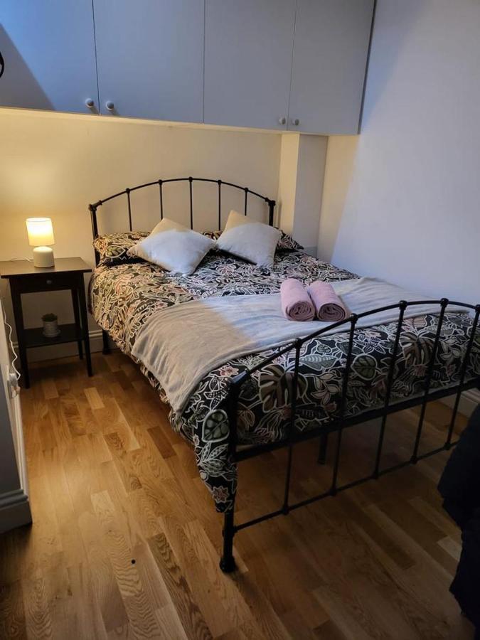 Apartment Fancy Basement Flat A *