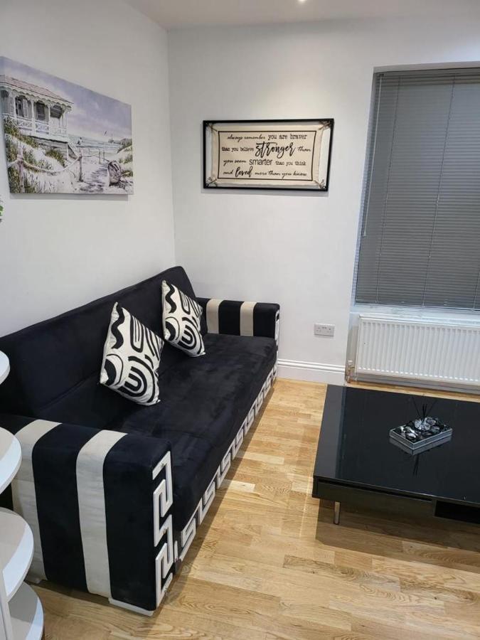 Fancy Basement Flat A Apartment *