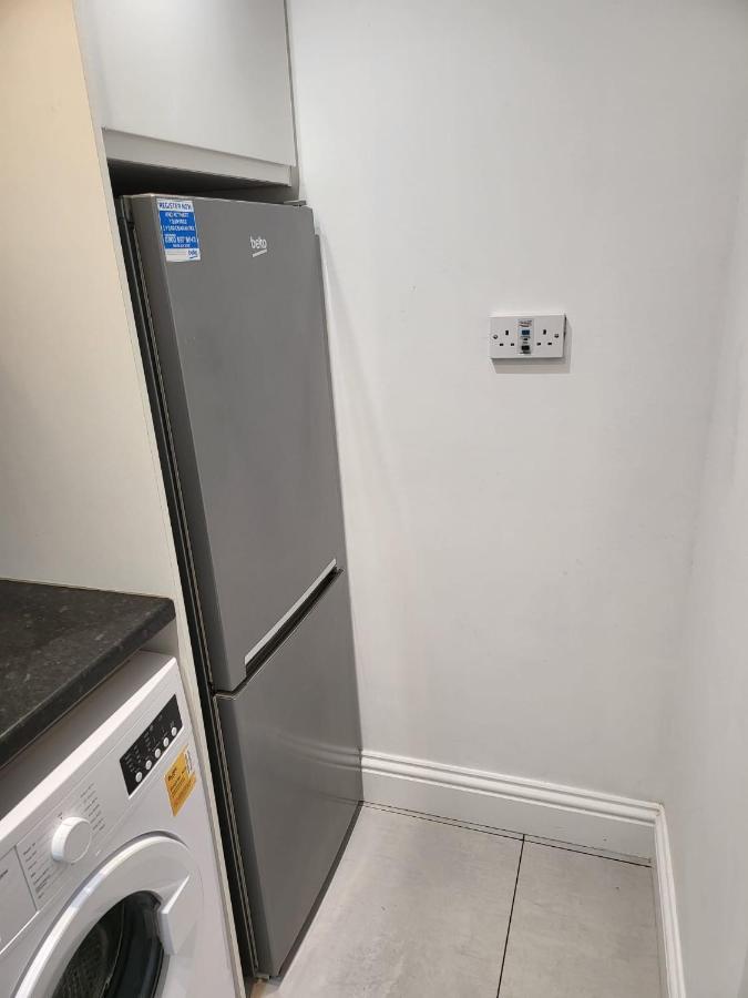 Fancy Basement Flat A