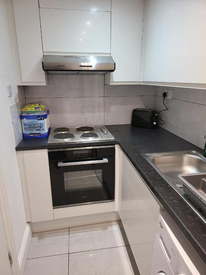 Fancy Basement Flat A