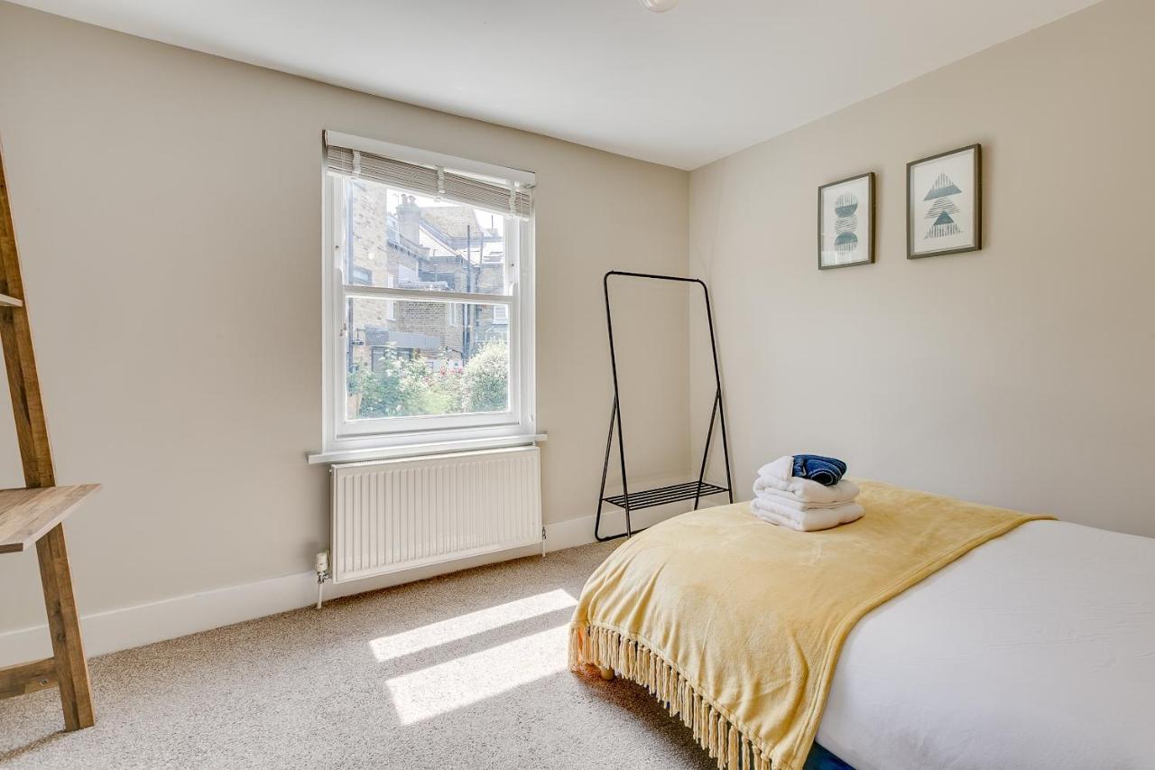 Balham Near Tube Victorian House 4 Bedrooms 9 Beds London