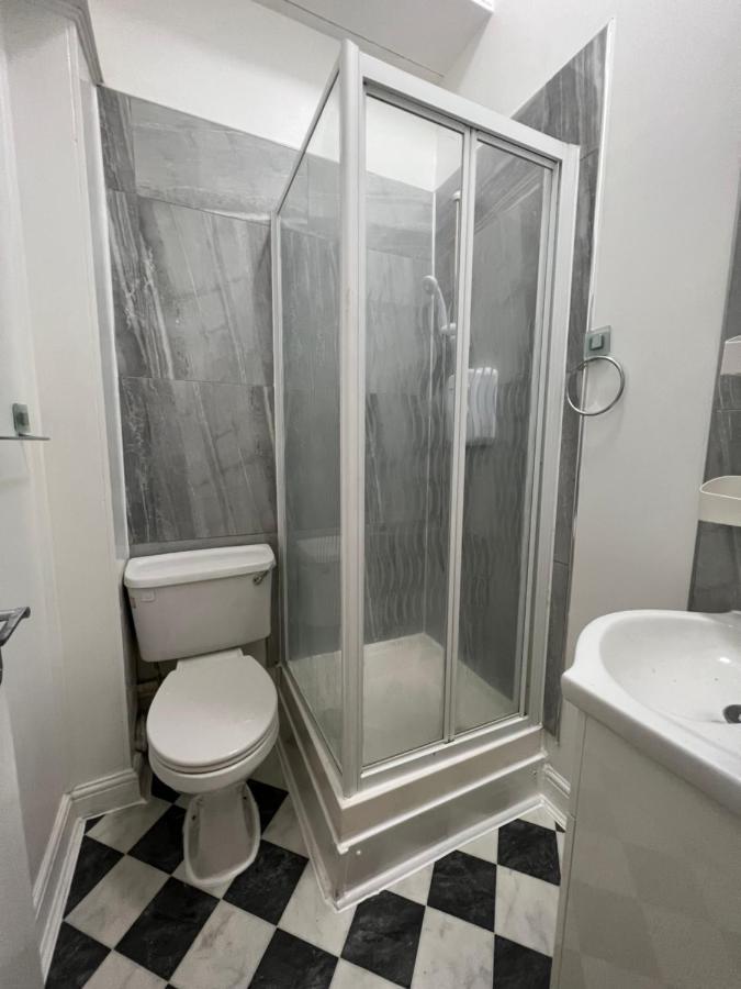 Lovely On Finchley Road * London