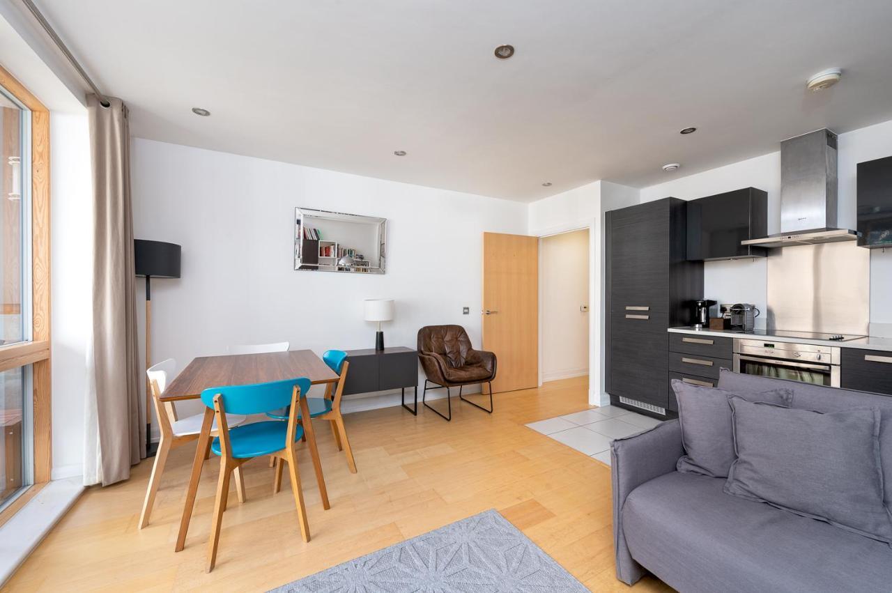 D8 - Canal View Apartment