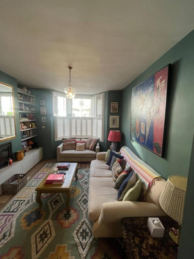 Stylish And Spacious 2 Bedroom House In Brixton Apartment London