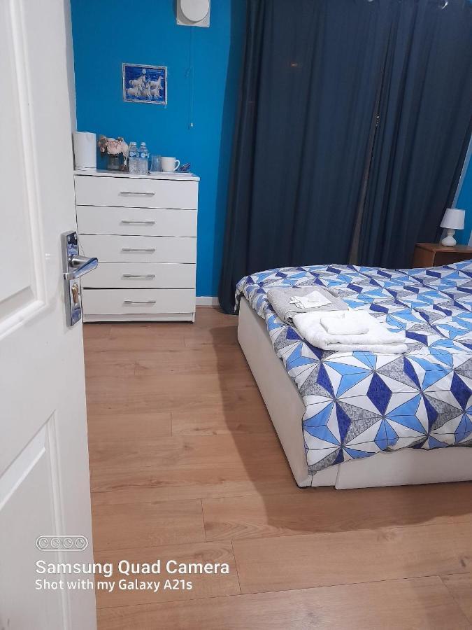Beautiful 1 Bedroom Ground Floor With Shared Bathroom Apartamento