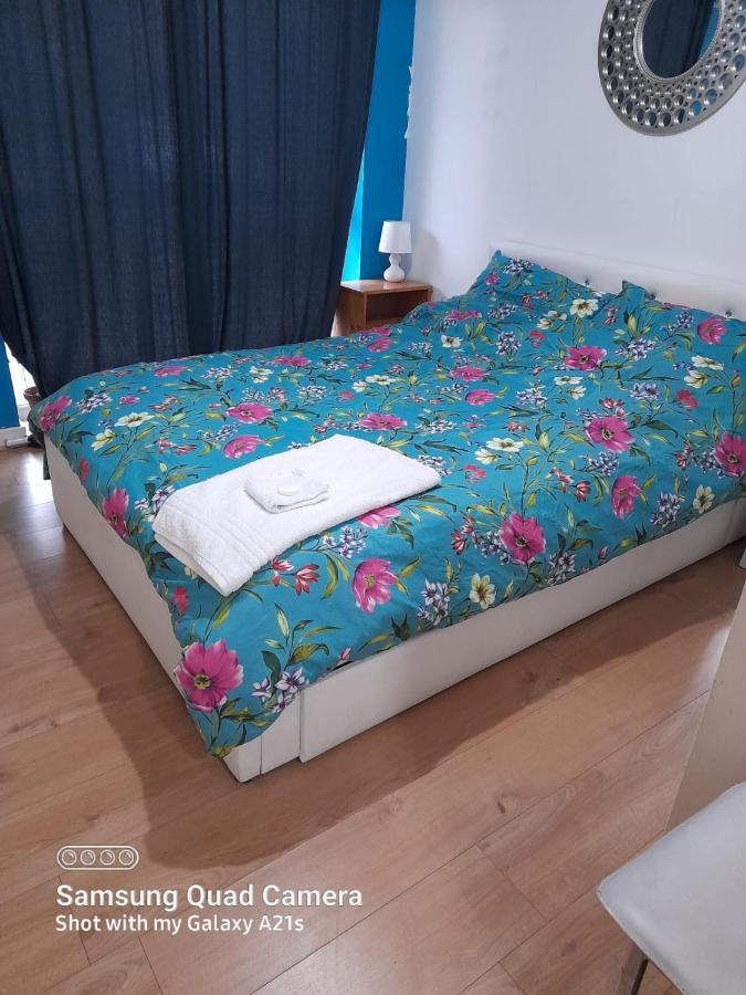 Beautiful 1 Bedroom Ground Floor With Shared Bathroom Apartamento *