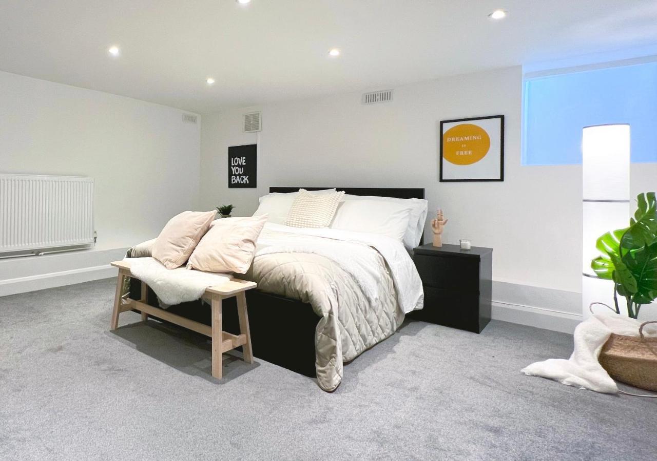 Stylish 3 Bed Flat With Garden * Londres