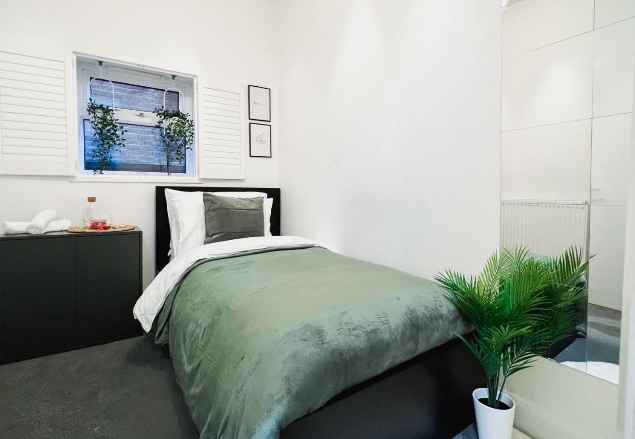 Stylish 3 Bed Flat With Garden * Londres