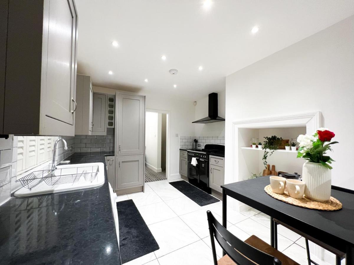 Apartamento Stylish 3 Bed Flat With Garden *