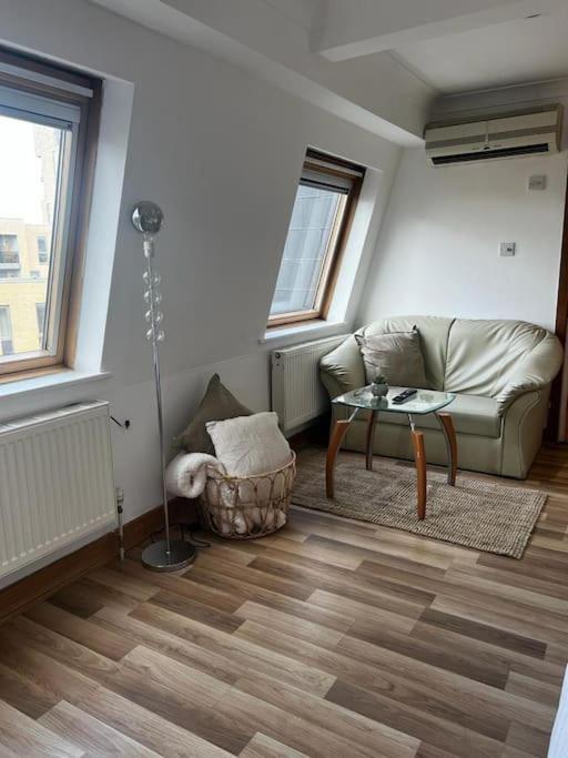 Quirky Flat Selfcontained