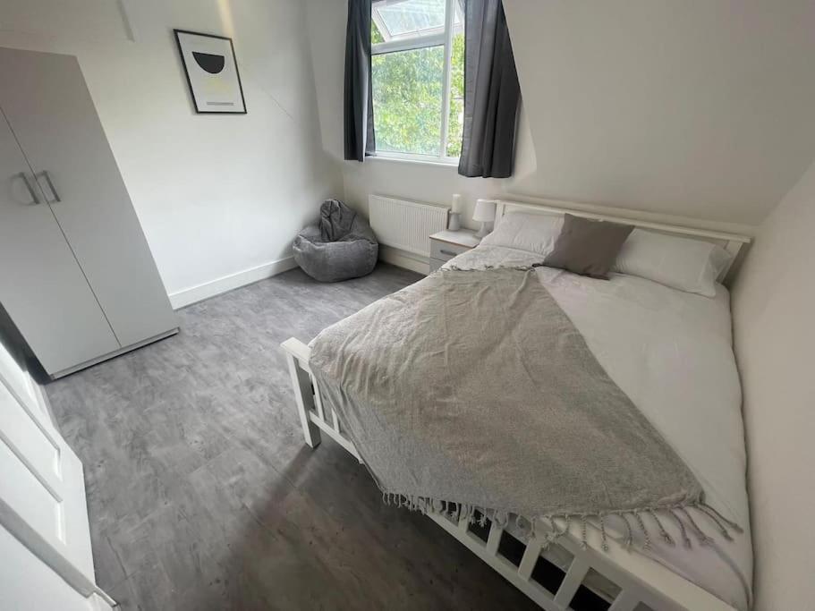Apartment Bright 2 Bedroom Flat On Tower Bridge *