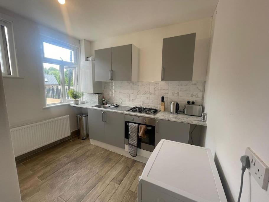 Apartment Bright 2 Bedroom Flat On Tower Bridge
