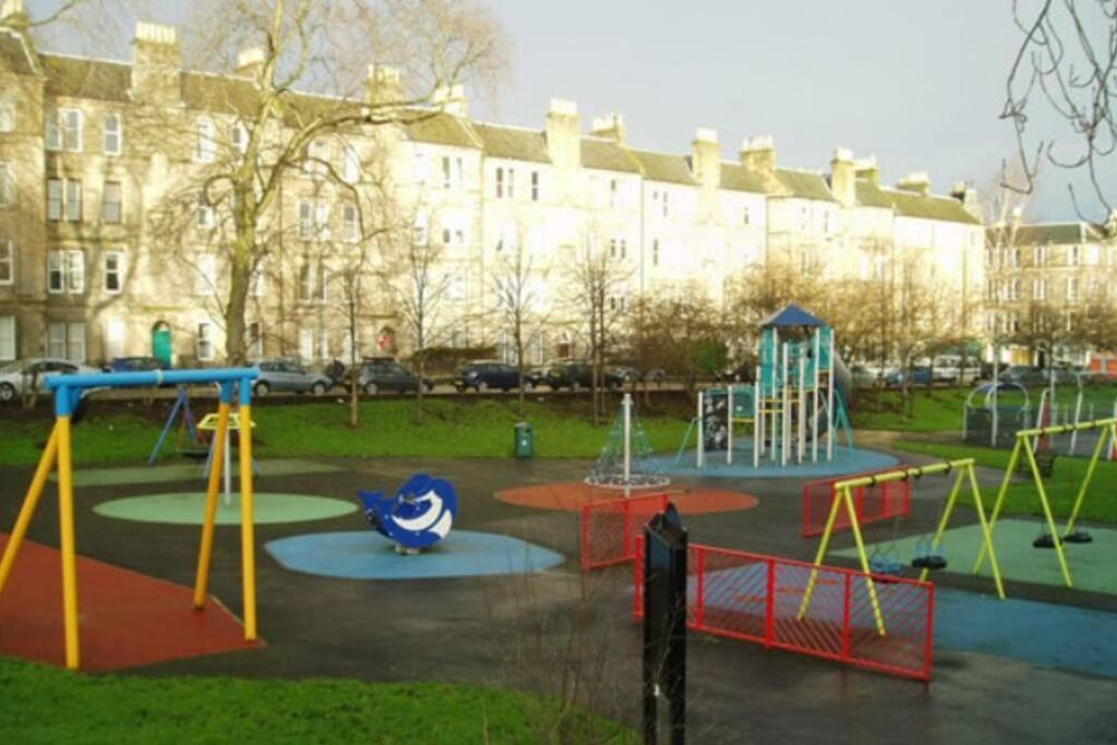 The Anson - Conveniently Located Sweet Space Near Transportation Stations Apartamento