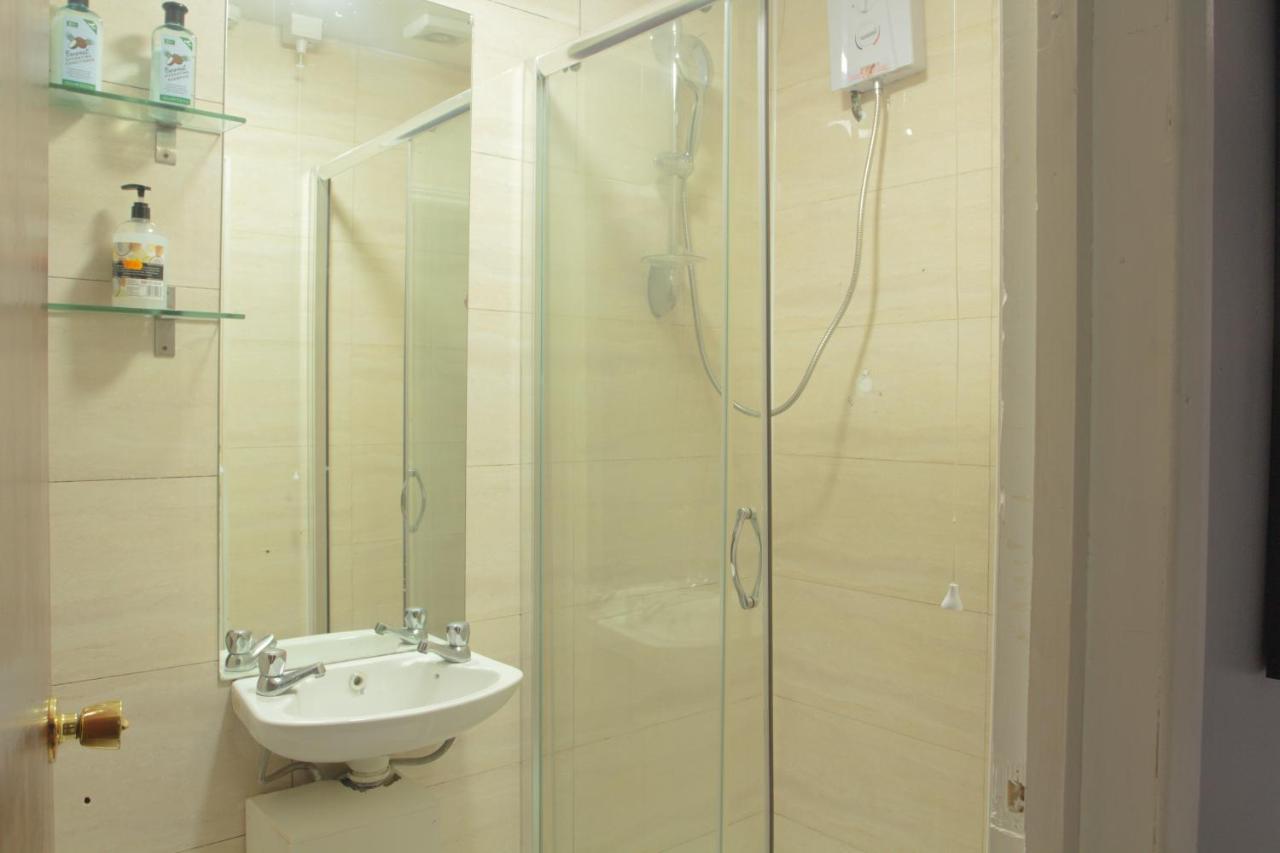 Northbridge Service Seven Sisters, Apartment London