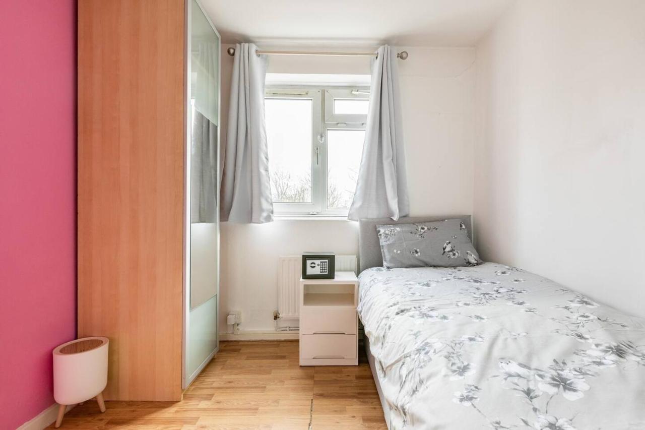 Homestay Fowler House London