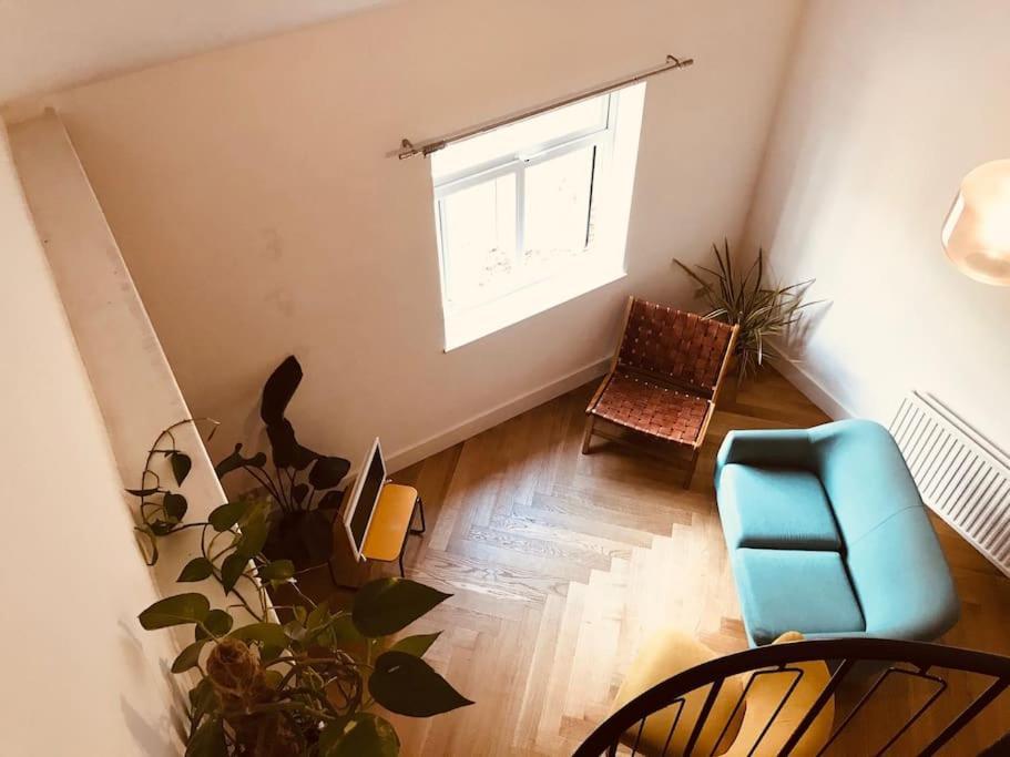 Apartamento Stylish New Listing! Free Parking, Trendy Location